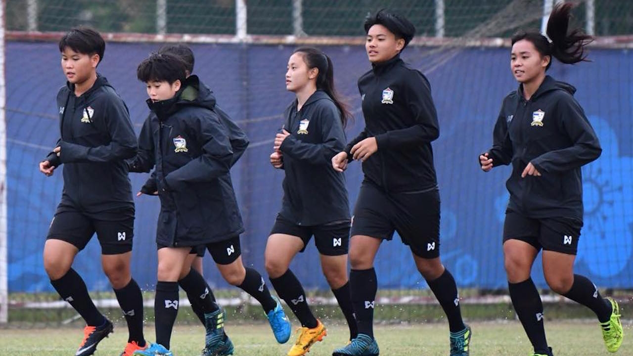 'โค้ชหนึ่ง' พูดถึงชบาแก้ว ยู-19 หลังซ้อมมื้อแรกก่อนลุยชิงแชมป์เอเชีย