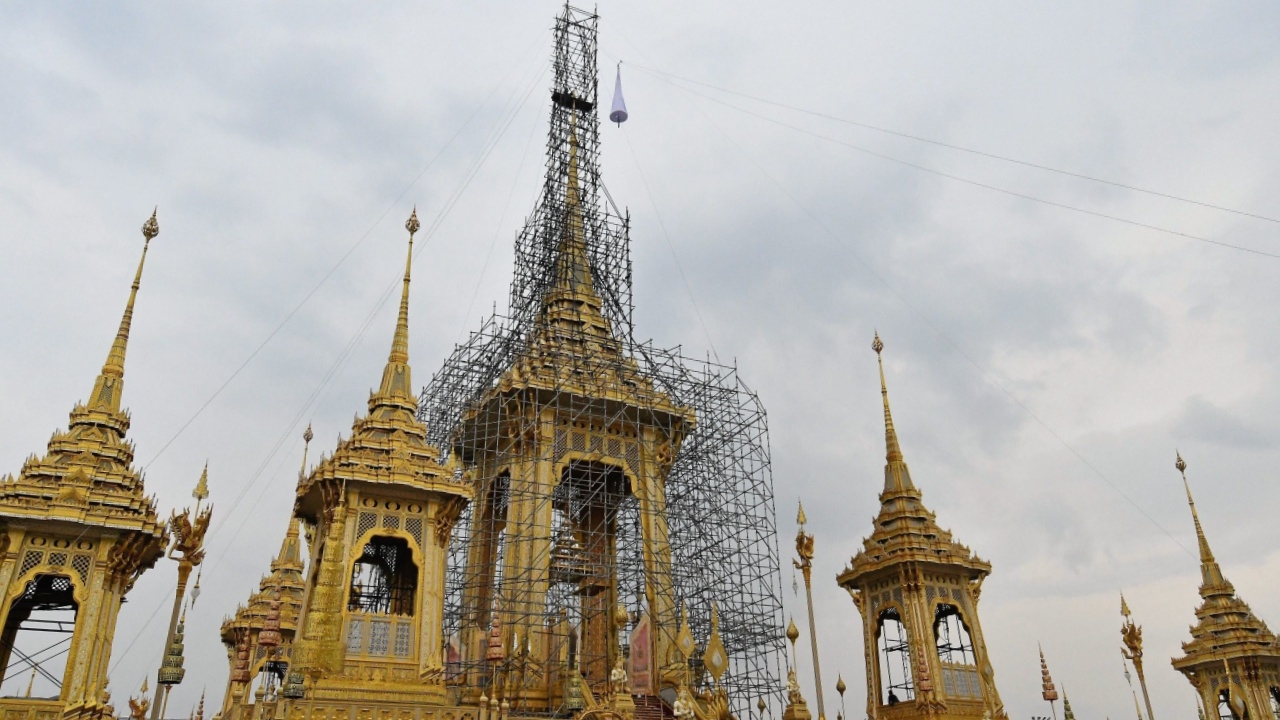 ซักซ้อมยก พระนพปฎลมหาเศวตฉัตร พระเมรุมาศ