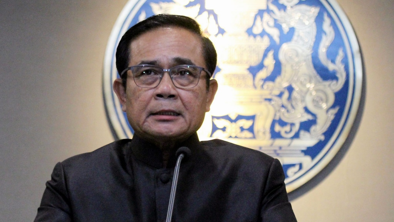 นายกฯ ชวนคนไทย แสดงความจงรักภักดี ความอาลัย ร.9 ไว้ทุกข์ถึง 27 ต.ค.60