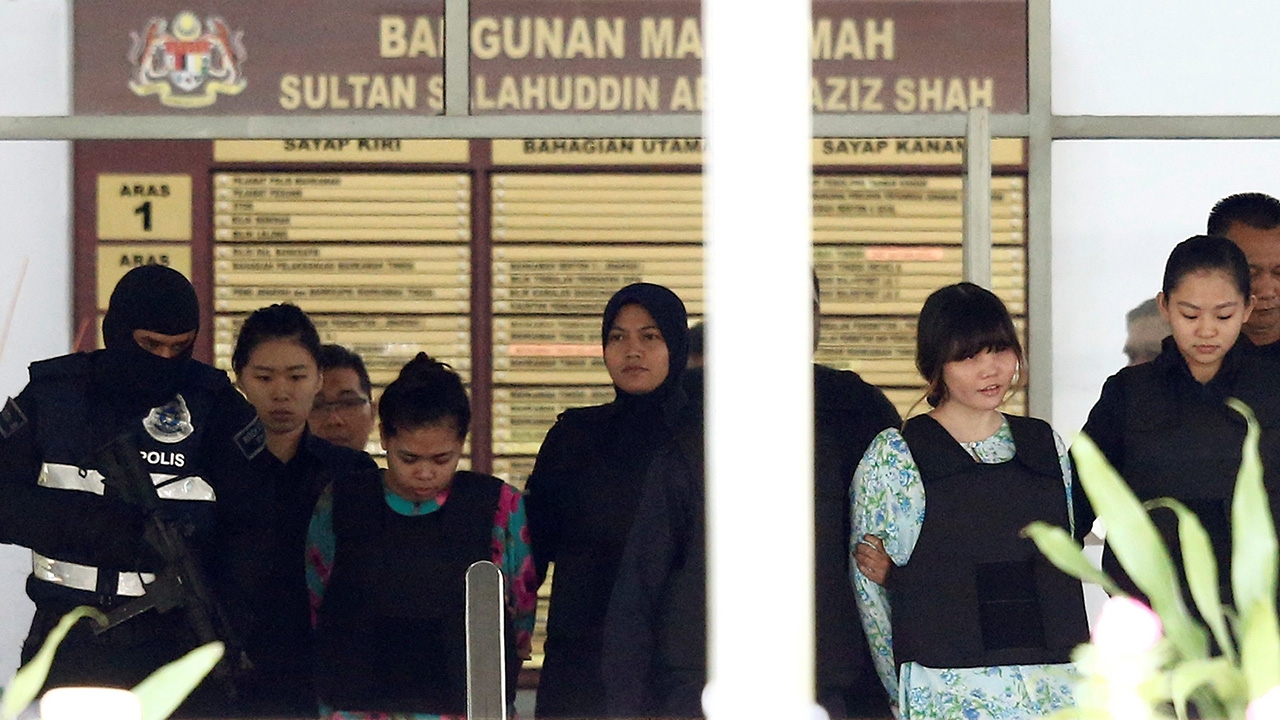 พบหลักฐานสารพิษวีเอ็กซ์ บนเสื้อผ้าหญิงทั้งสองราย