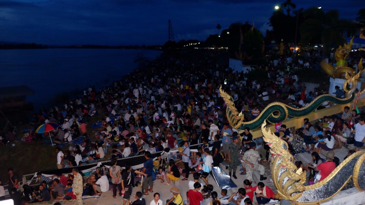 นักท่องเที่ยวไม่ผิดหวัง ชมบั้งไฟพญานาคหนองคาย เต็มอิ่มรวมทุกจุด 772 ลูก