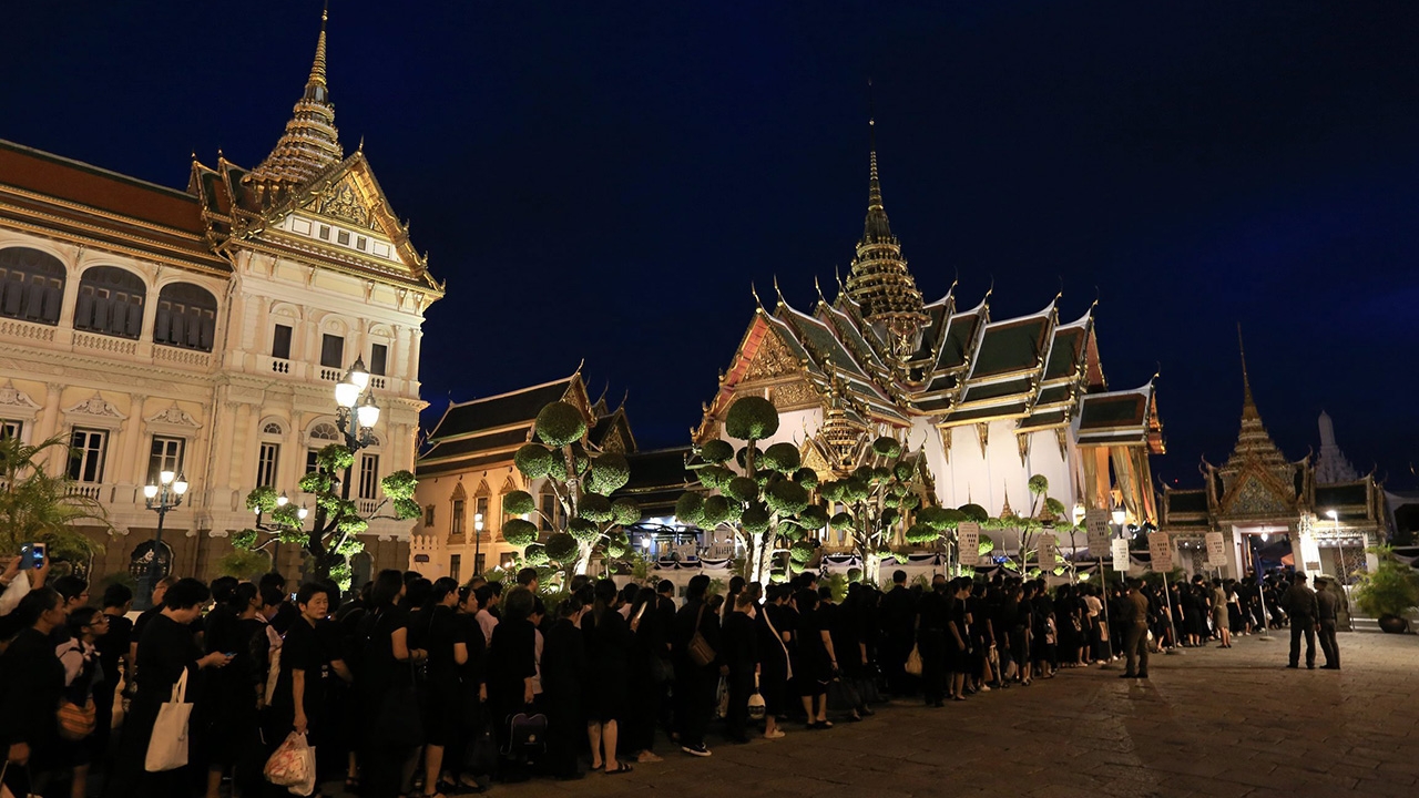 คืนพื้นที่ ปิดประตูวิเศษไชยศรี หลังประชาชนคนสุดท้าย กราบพระบรมศพ