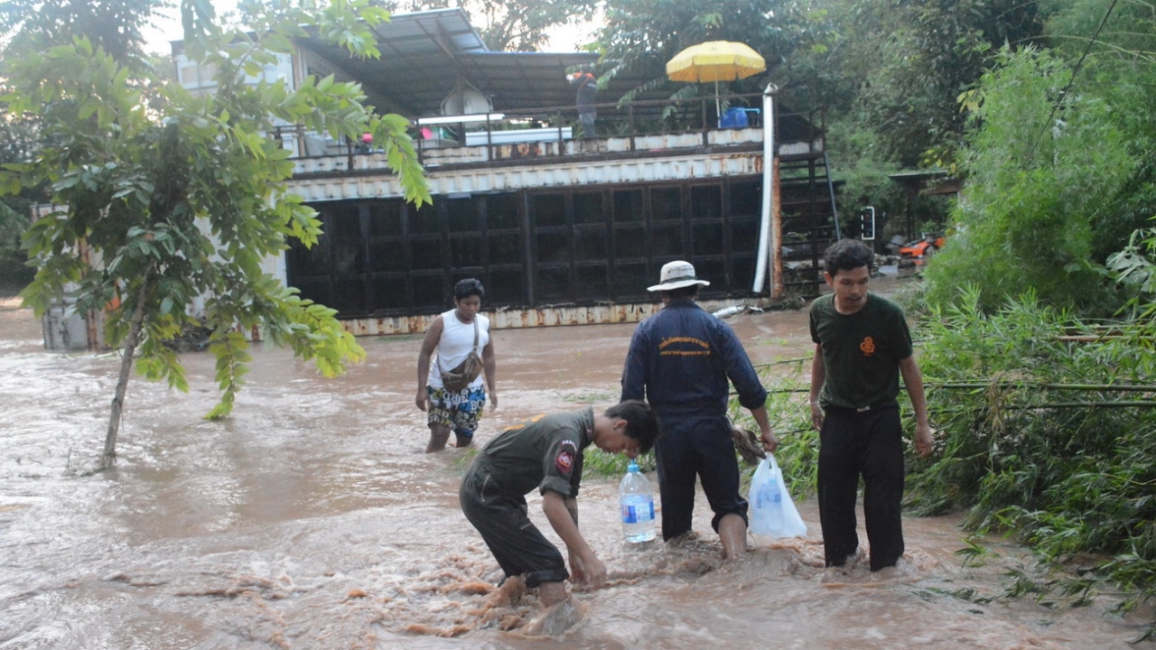 น้ำป่าถล่มรีสอร์ตหางดง ช่วยคนได้หมดแล้ว เทศบาลเร่งตรวจความเสียหาย