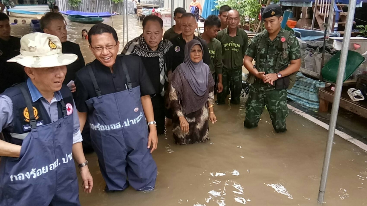 ท่วมแล้ว! 'ปากเกร็ด' ผวจ.นนทบุรี บึ่งลงตรวจ สั่งรับมือจุดเสี่ยง