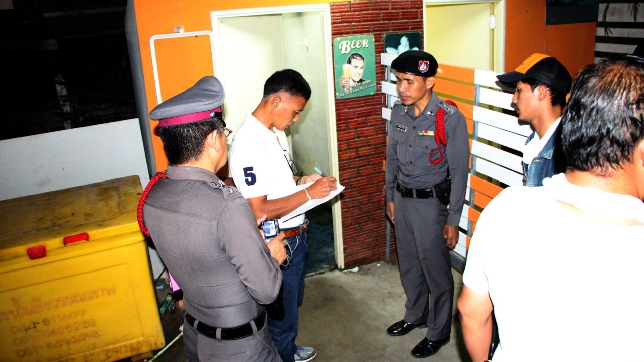 ตร.อุทุมพรพิสัย นั่งร้านอาหารกับเพื่อน ใช้ห้องน้ำเป็นสุสานยิงตัวตาย