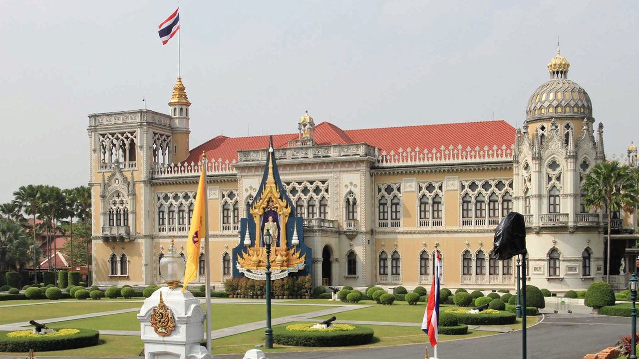 รบ.เชิญชวนปชช.ร่วมบำเพ็ญกุศล ครบ 1 ปี วันสวรรคต'ในหลวง ร.9'