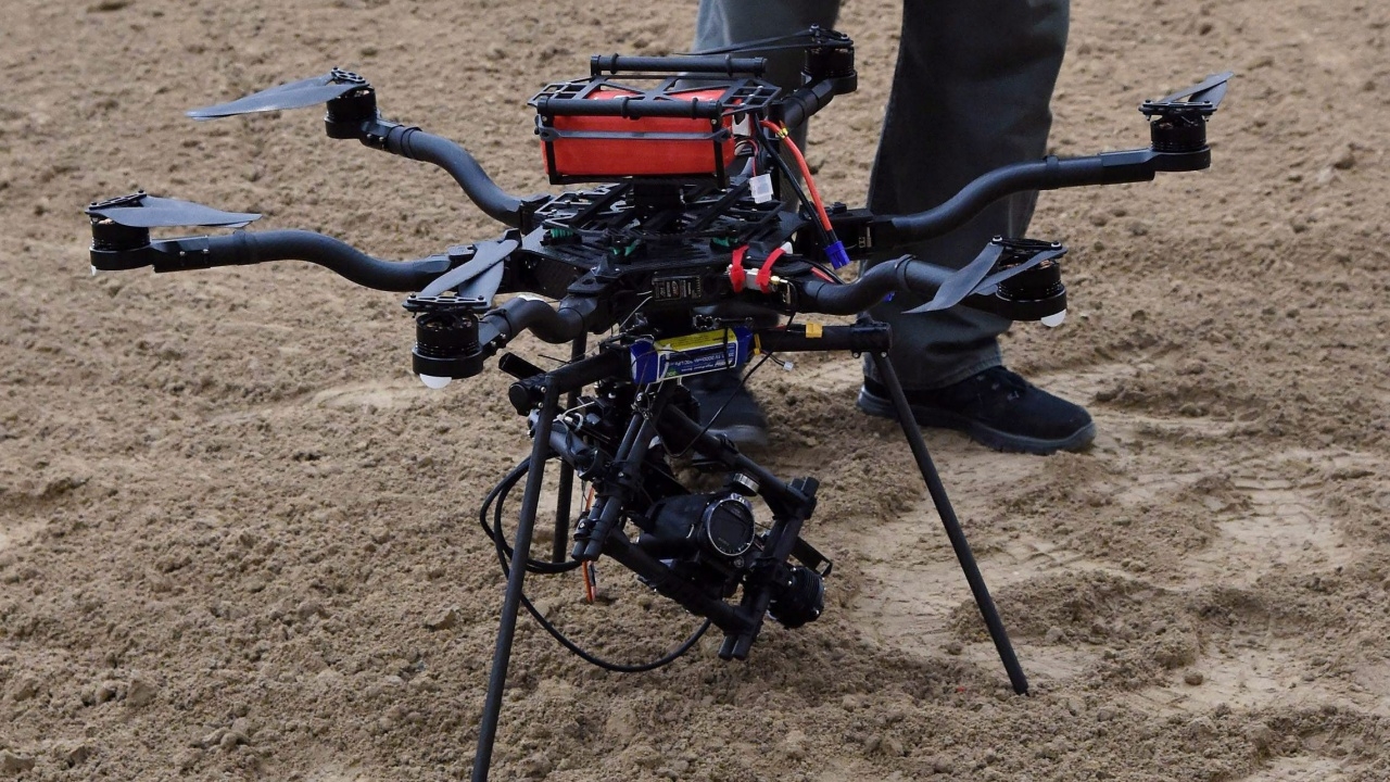 ผบ.ทอ.ตั้งศูนย์สกัดโดรนรอบสนามหลวง ไม่ลงทะเบียนกับ กสทช.ห้ามบิน