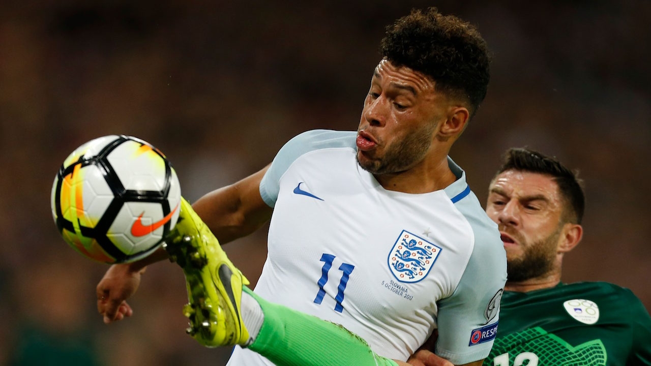 ตำนานแข้งผู้ดี ทนไม่ไหว! ขอวิจารณ์ 'แชมเบอร์เลน'