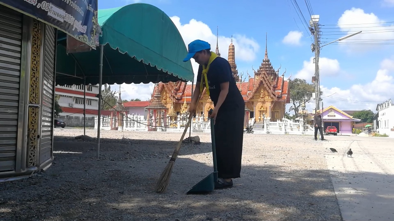 ทำทันที ด้วยความภาคภูมิใจ สาวจิตอาสาฯ ดีใจได้เป็นส่วนหนึ่งพิธีสำคัญ  