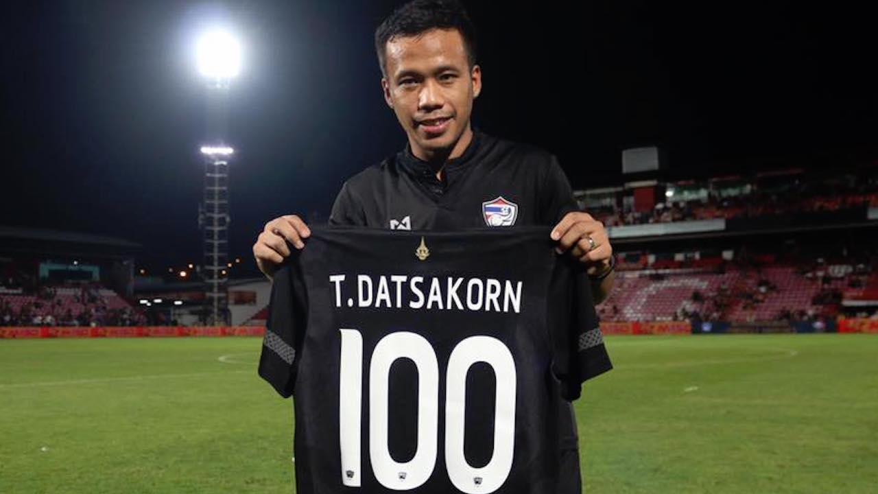 ตำนานทั้งนั้น! ‘ดัสกร’ จัดทัพ 11 ผู้เล่นช้างศึกยอดเยี่ยมในดวงใจ