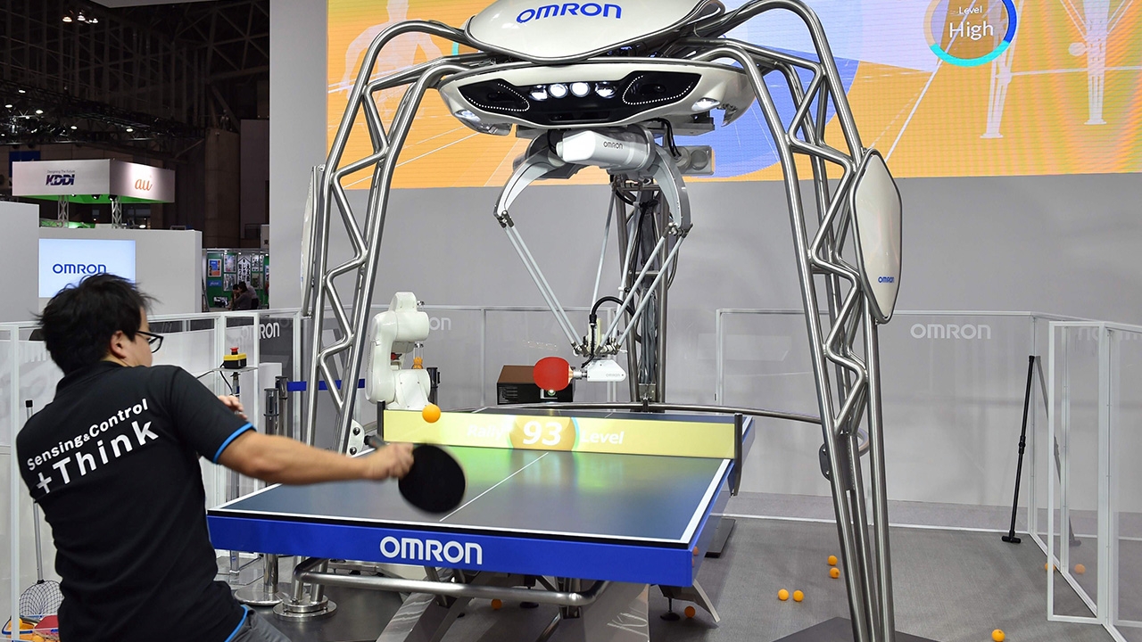 หุ่นยนต์สอนเล่นปิงปอง