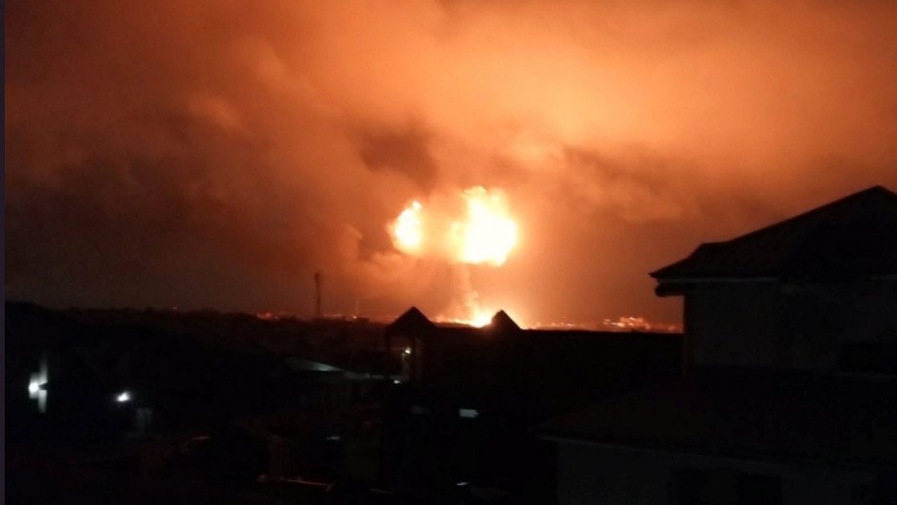 ระทึก! ระเบิดตูมใหญ่ที่สถานีก๊าซธรรมชาติกานา ดับ 1 ผู้คนหนีตาย (คลิป)