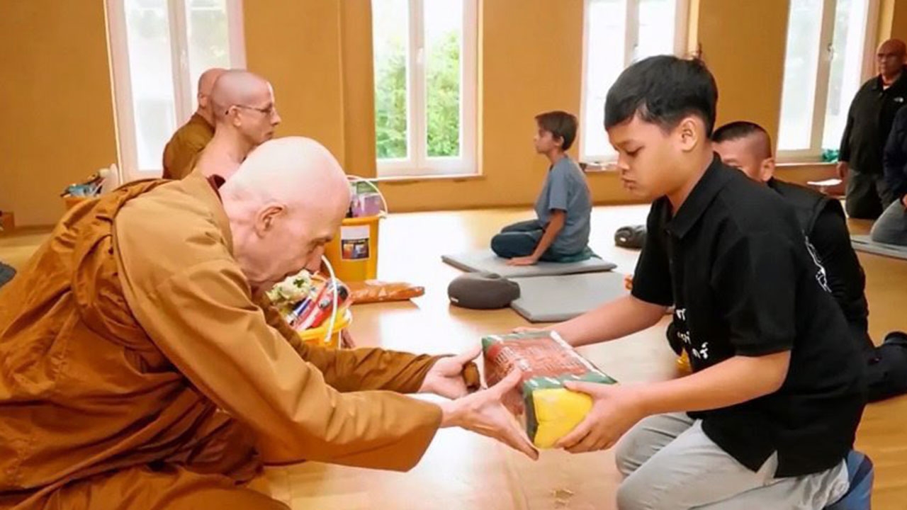 ทำดีด้วยใจ 