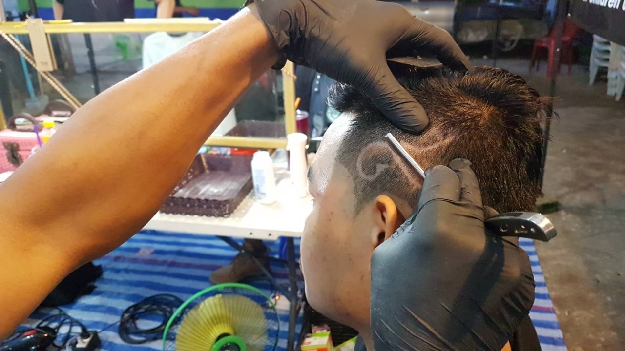 ช่างตัดผมจิตอาสาเชียงใหม่ นัดรวมพล ตัดผมฟรี ถวายเป็นพระราชกุศล เพื่อพ่อ