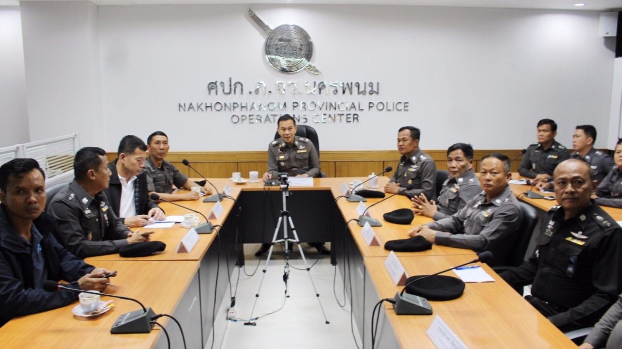 ตร.นครพนม จับยกแก๊ง 9 โจ๋ สุดเหี้ยม รุมกระทืบคู่อริ แทงซ้ำดับ 