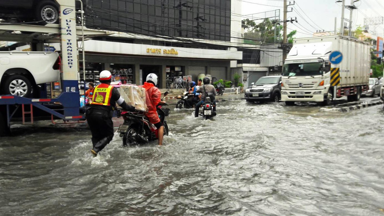ฝนตก-น้ำหนุน สำโรงจม อุตุฯเตือนระวัง 50จังหวัดหนัก