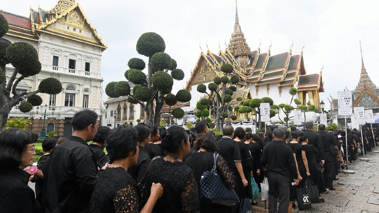 จัดระบบขนส่งฟรี รองรับ‘ประชาชน’ มาร่วมพระราชพิธี ถวายพระเพลิง ร.9