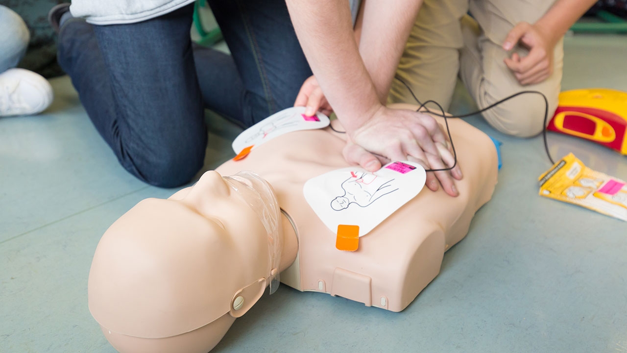 จี้ให้ กทม.เร่งจัดซื้อ เครื่องกระตุกหัวใจ