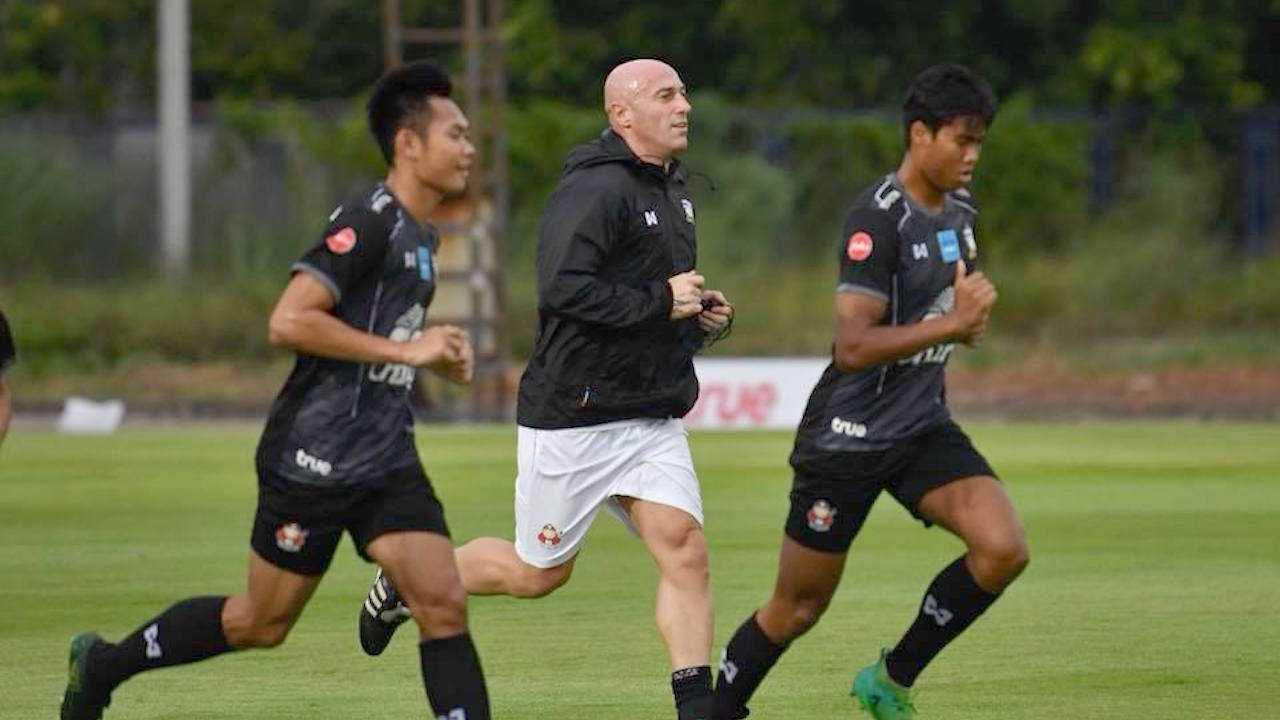 'โซรัน' นำช้างศึกยู-23 ซ้อมครั้งแรก ชี้ต้องปรับปรุงการครองบอล