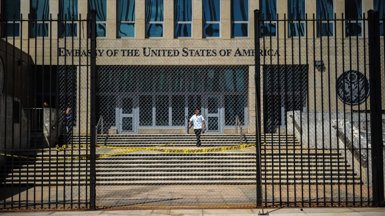 โจมตีปริศนาทำร้าวฉาน! มะกันไล่ทูตคิวบา 15 คน ประท้วงไม่ปกป้องจนท.มะกัน