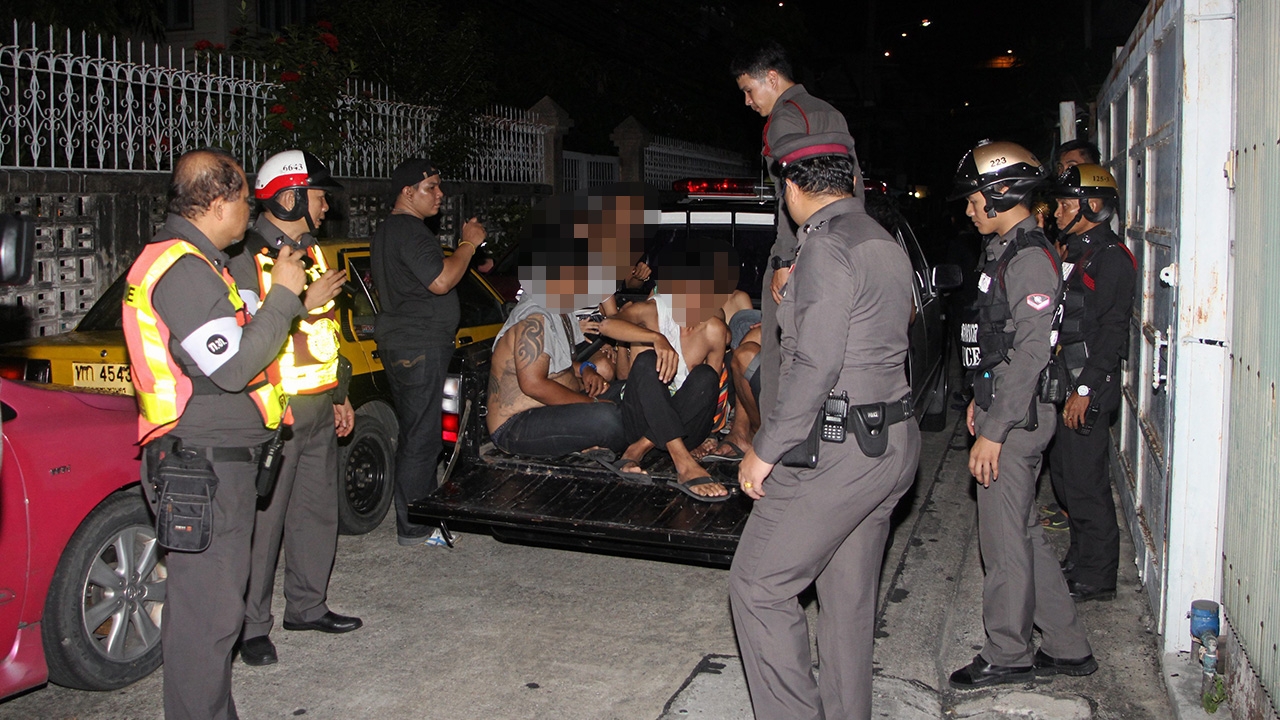 ตร.พญาไท ยึด 40 คัน จับ 16 โจ๋แว้น