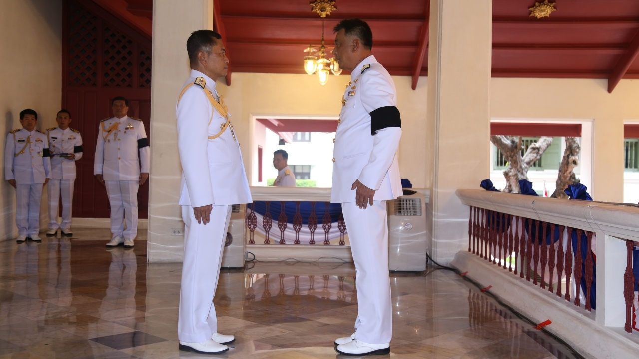'บิ๊กนุ้ย' ประดับเครื่องหมายยศ และแสดงความยินดี 121 นายพลเรือใหม่