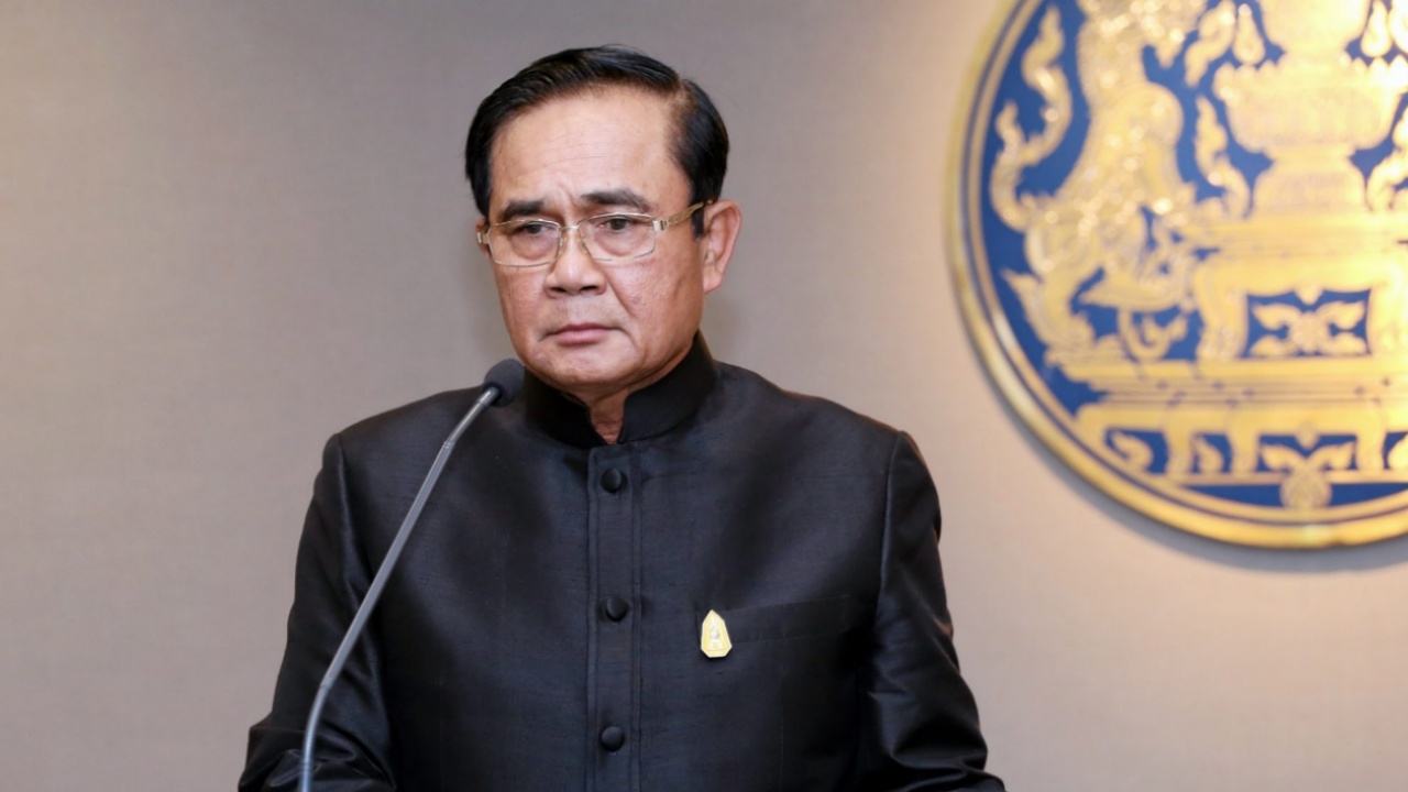 'บิ๊กตู่' สั่งแก้ปัญหา หลังโซเชียลโวยต่อคิวตรวจพาสปอร์ตที่ดอนเมืองยาว
