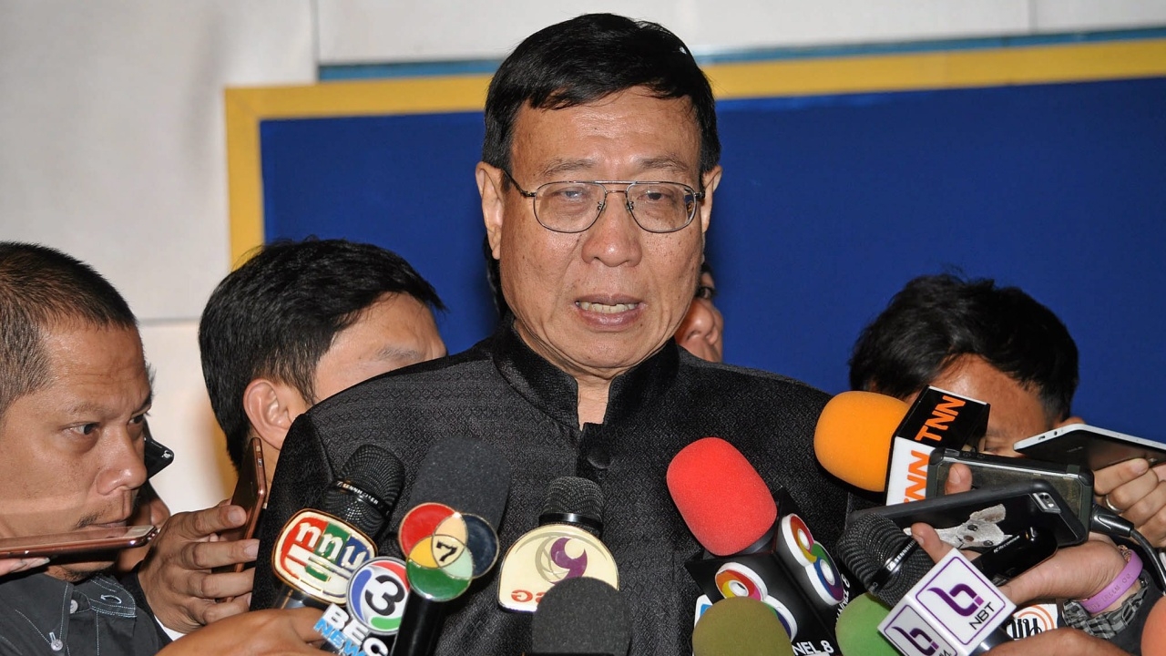 'พรเพชร' แนะพรรคการเมืองร้อง คสช.เลิกคำสั่ง เปิดช่องประชุมทำกิจกรรม