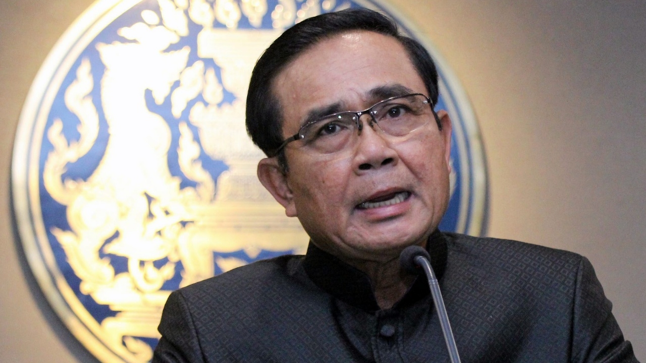 บิ๊กตู่ ย้ำ ขีดเส้นใต้สิ้นปี 60 คนไทยต้องได้รถเมล์เอ็นจีวี 400 คัน 