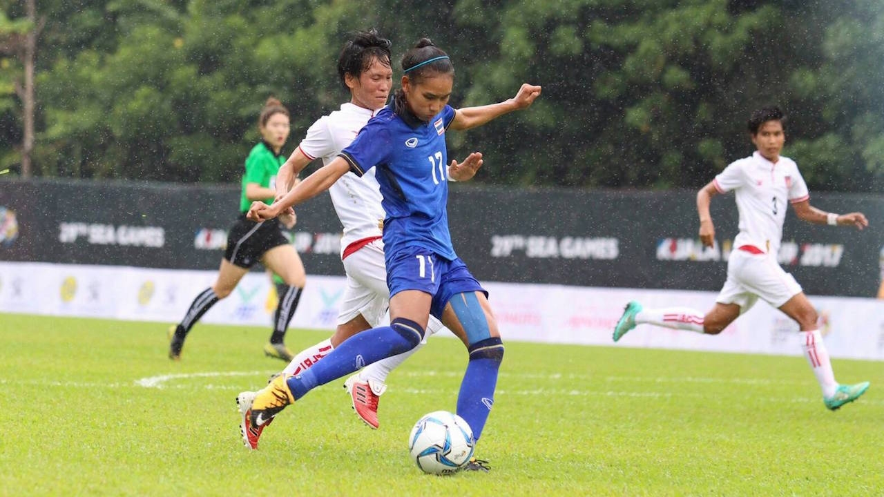 มันท้ายเกม! สาวไทยเฉือนหวิวเมียนมา 3-2 ประเดิมชัยบอลหญิง