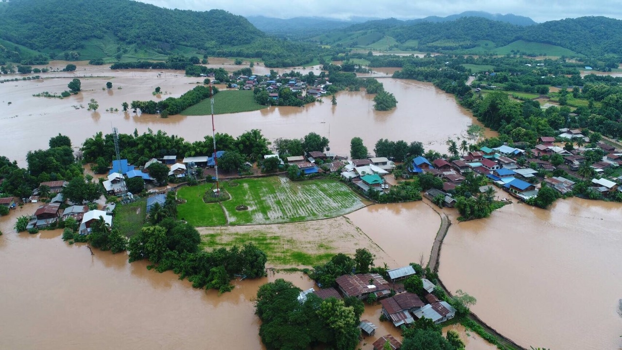 ฝนถล่มเมืองมะขามหวาน ชาวบ้านหล่มเก่า ครวญน้ำท่วมหนักสุดในรอบ 40 ปี