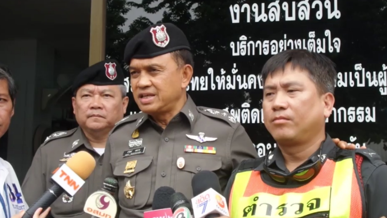 แจ้ง3ข้อหา ‘เบนซ์ป้ายแดง’ เตรียมพิจารณาความดีความชอบ ‘ด.ต.ท่าข้าม’