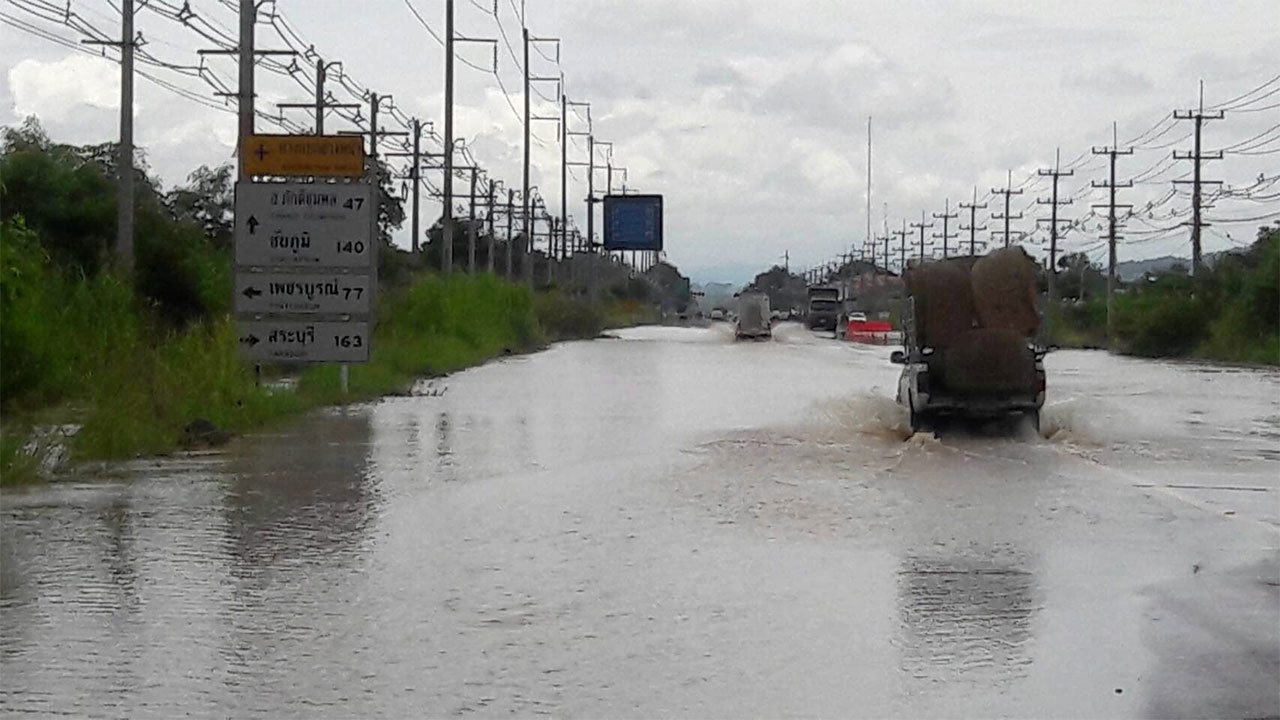 ฝนถล่มทั่วไทย ชลบุรีท่วมหลังฝนตกหนัก หลายจังหวัดก็อ่วม