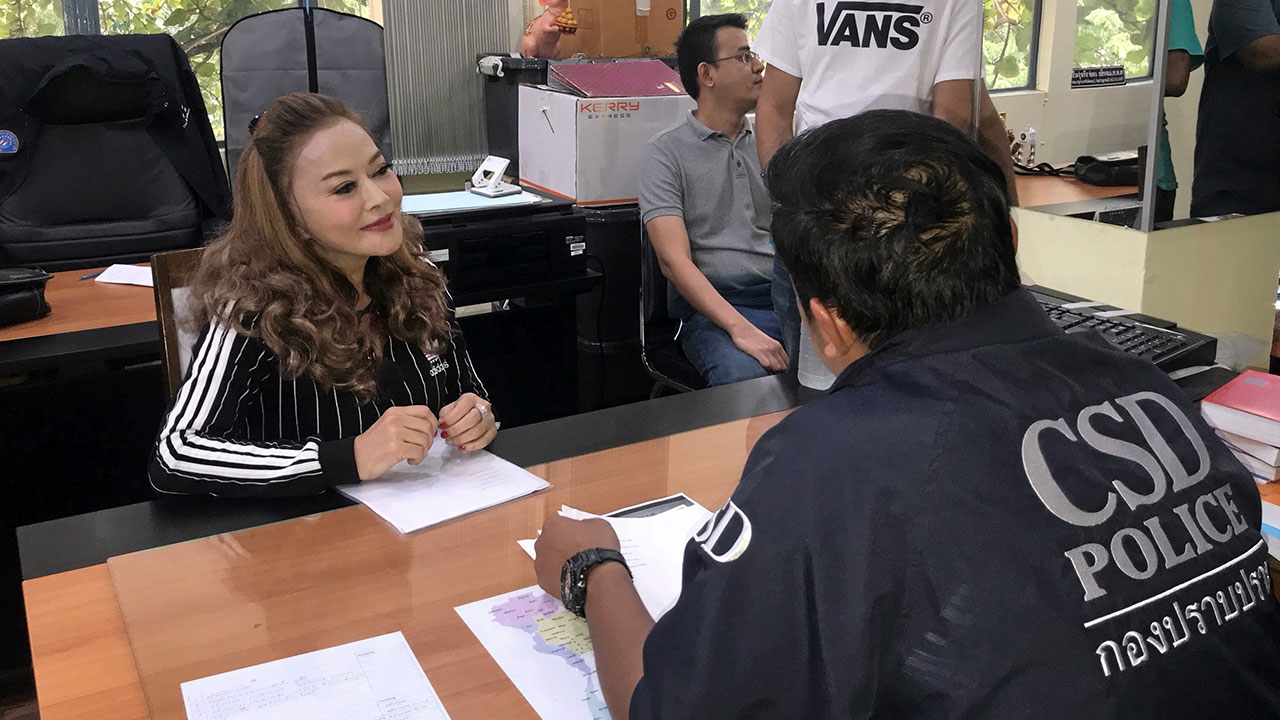 'จิ๊ก-เนาวรัตน์' มึน โดนแก๊งต้มอ้างชื่อ แฉตุ๋นเปื่อย บ.ออแกไนซ์ โร่แจ้งความ