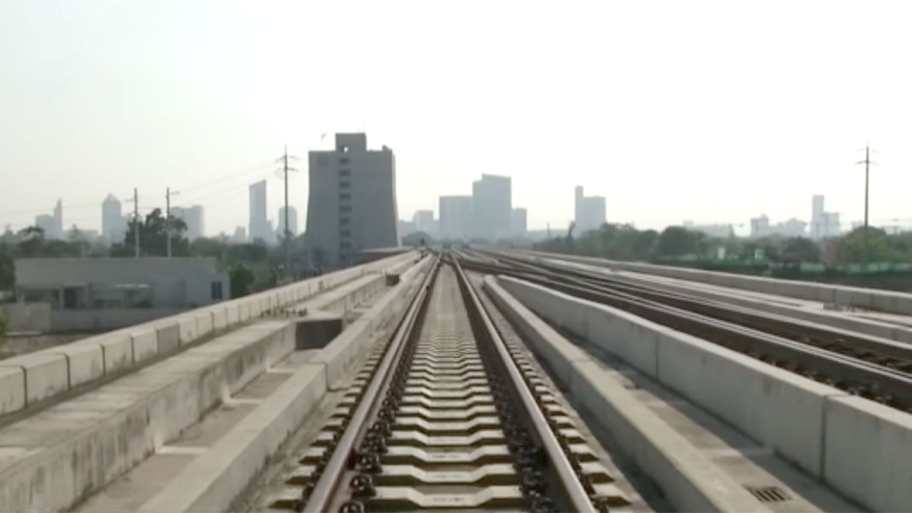 รฟท.มั่นหน้าขอเดินรถสายสีแดงเอง