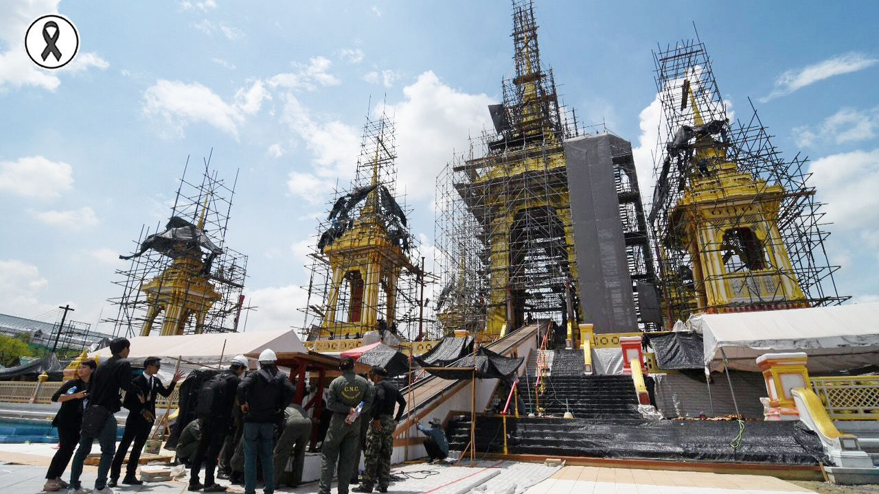 พาสื่อต่างชาติเก็บรูปพระเมรุ