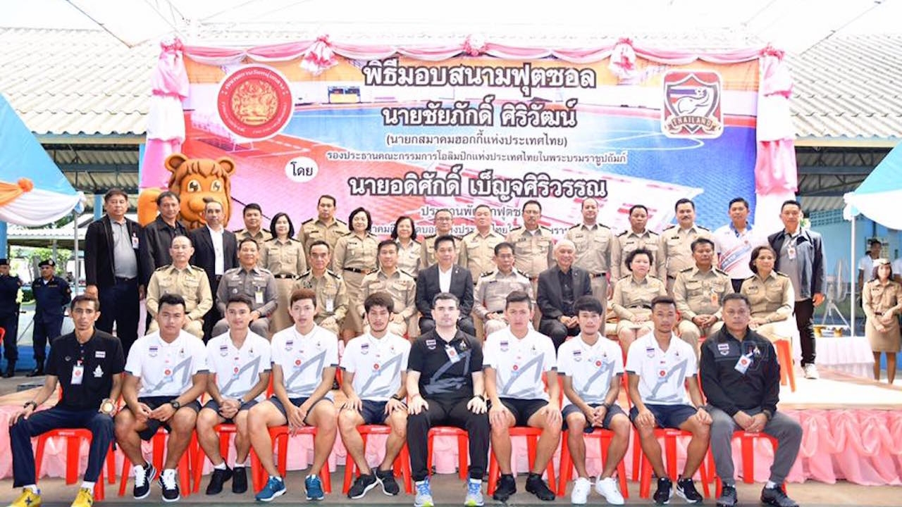 'บิ๊กป๋อม' นำทัพโต๊ะเล็กไทย มอบพื้นสนามฟุตซอล สนับสนุนเรือนจำกีฬา
