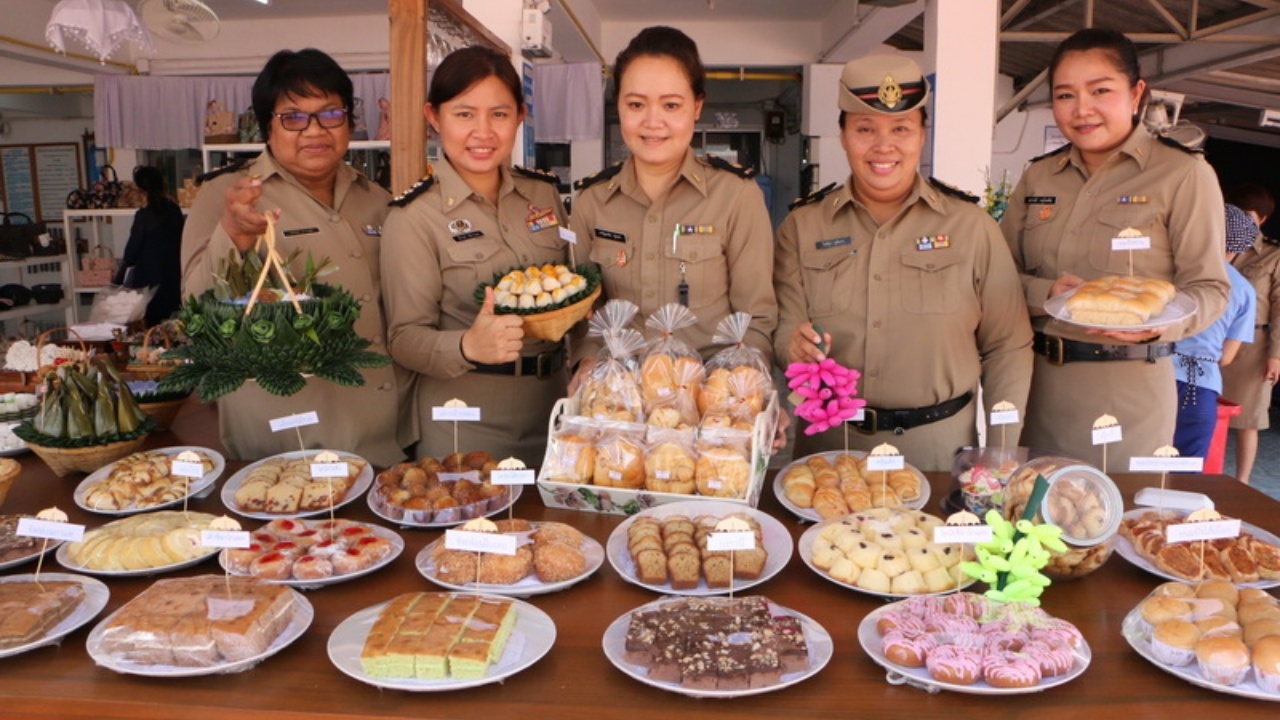 สอนให้รู้! ผู้ต้องขังหญิงกำแพงเพชร ฝีมือเยี่ยม ทำขนมขายใน-นอกเรือนจำ