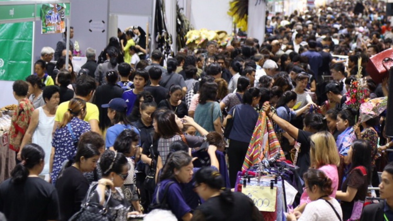 งาน ‘โอทอปศิลปาชีพ’ 7 วันยอดขายกระฉูด 591 ล้าน ลดแหลก 2 วันสุดท้าย