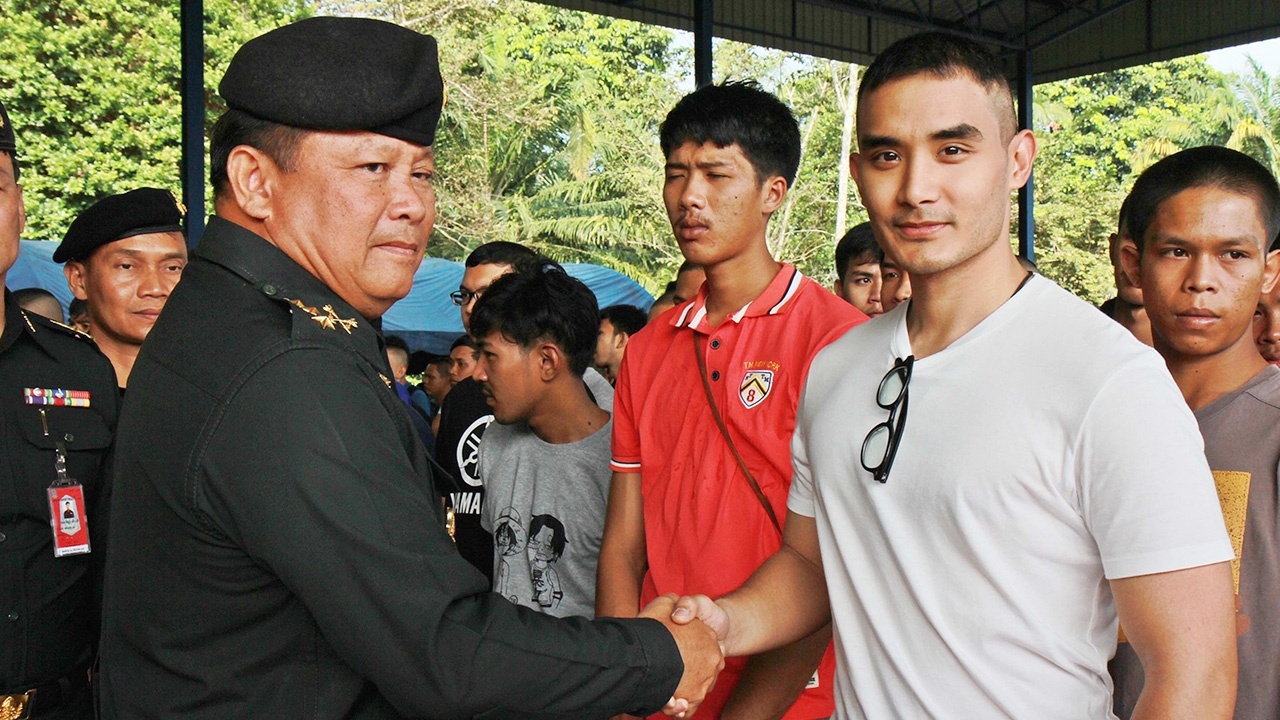 เขม นราวิชญ์ ดาราช่อง 3 รายงานตัวเป็นทหารเกณฑ์