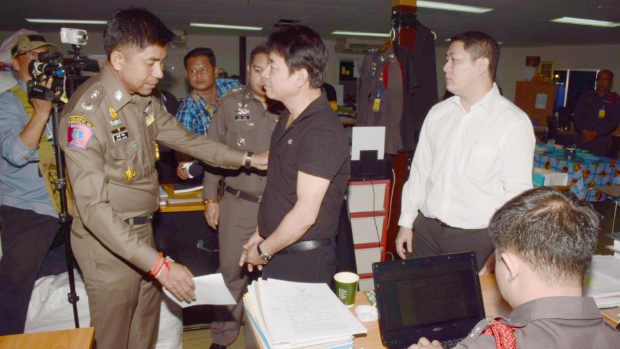 นายก ส.ค้าไทยจีน รับข้อหาสวมบัตร ‘บิ๊กโจ๊ก’ มาเอง จ่อผลักดันกลับประเทศ