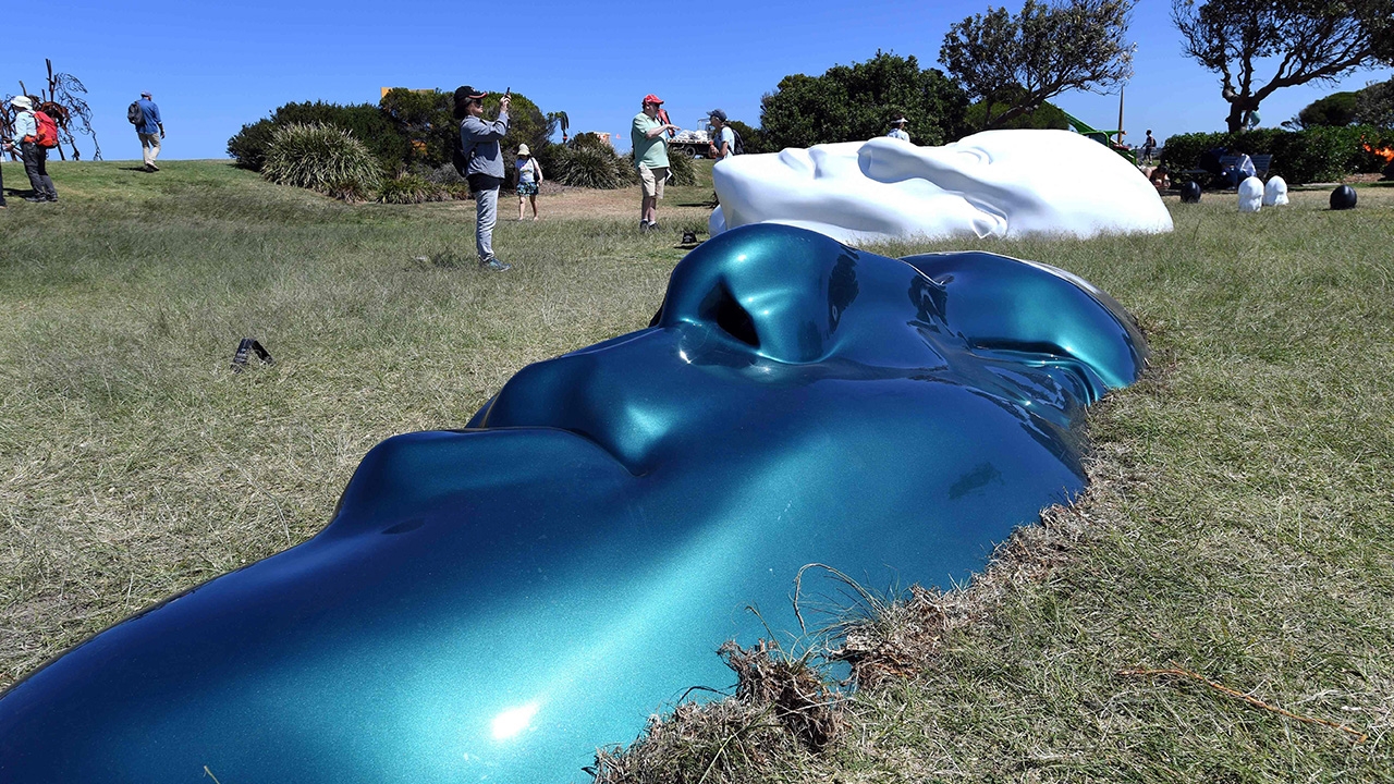 เงยหน้าสู้ฟ้า