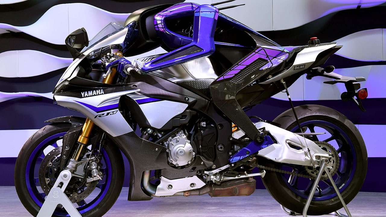 หุ่นยนต์นักบิด