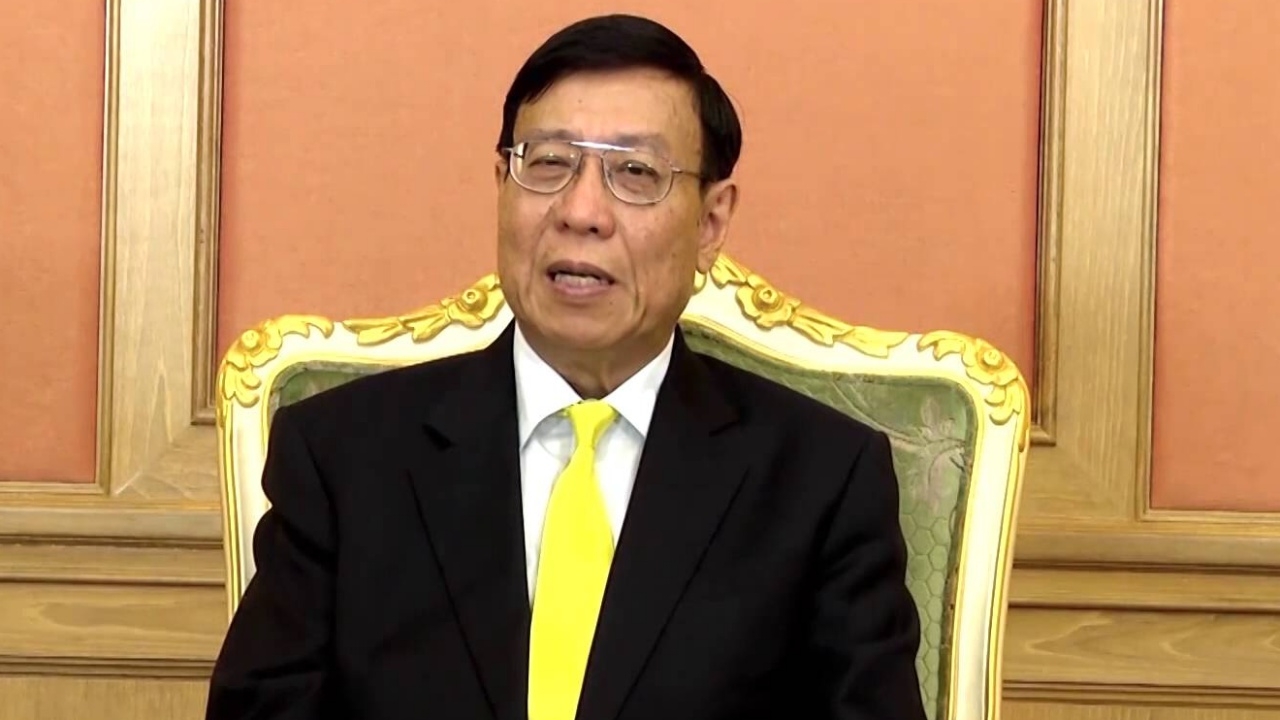 'พรเพชร' กำลังยุ่ง! โยน 'บิ๊กตู่' ตอบปล่อยผีนักการเมือง