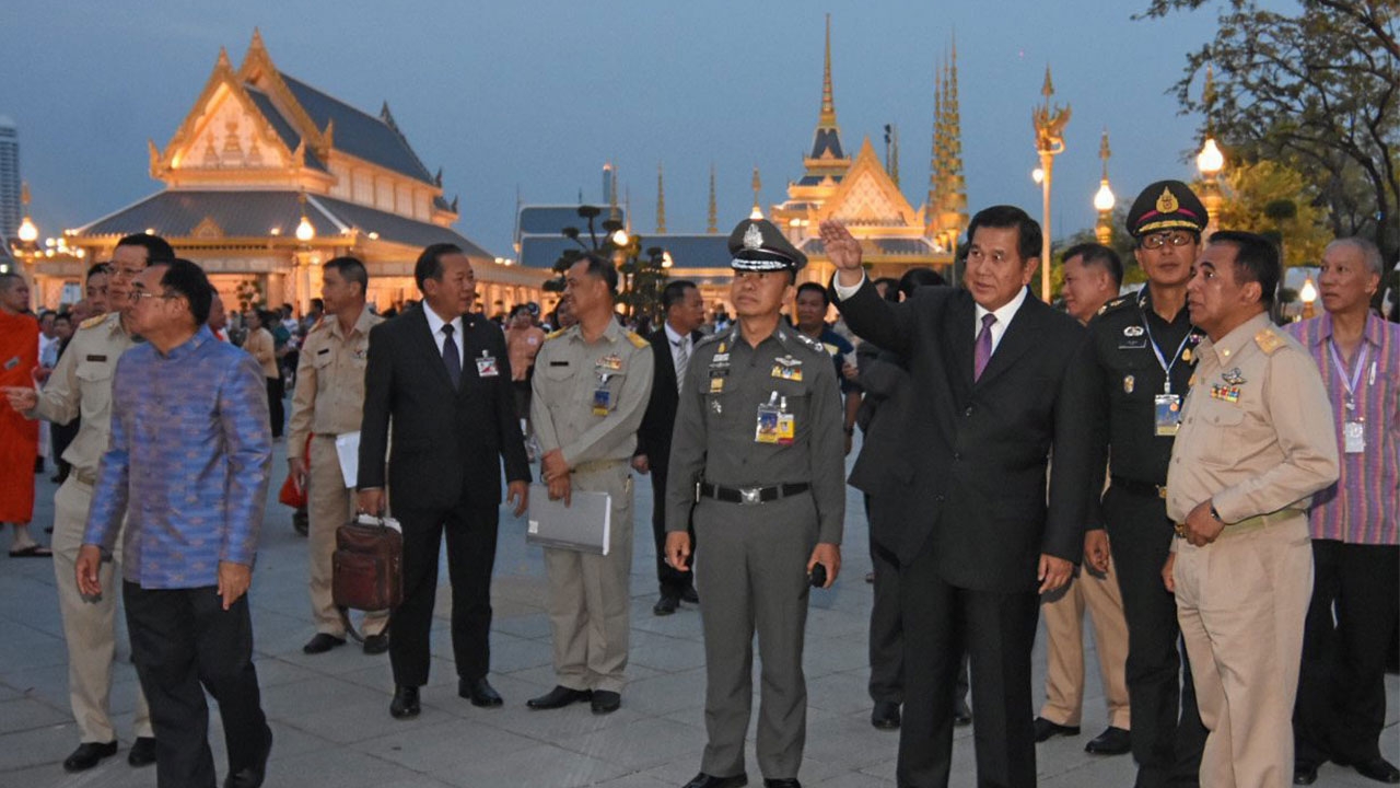 ตรวจพื้นที่