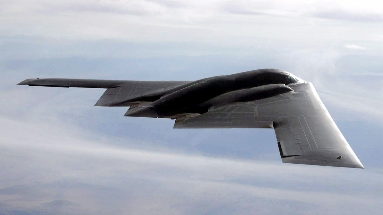 บี–2 ลงเกาะกวม