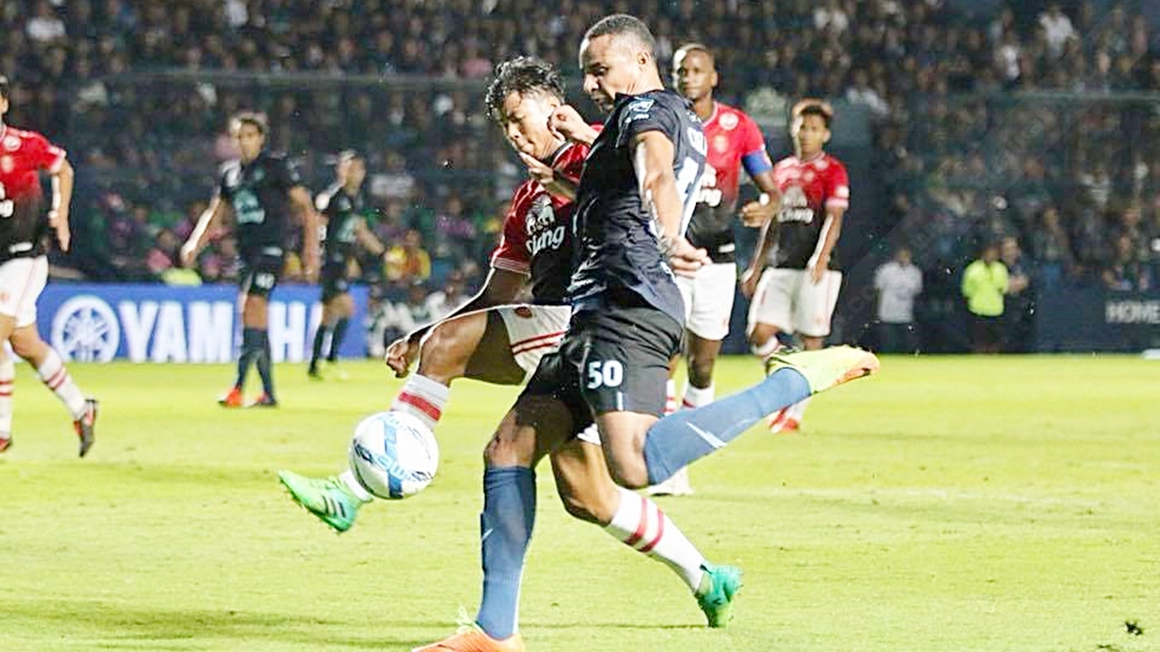 สุดยิ่งใหญ่! บุรีรัมย์ ยูไนเต็ด ขยี้โปลิศ 4-0 เถลิงแชมป์ไทยลีก สมัย 5