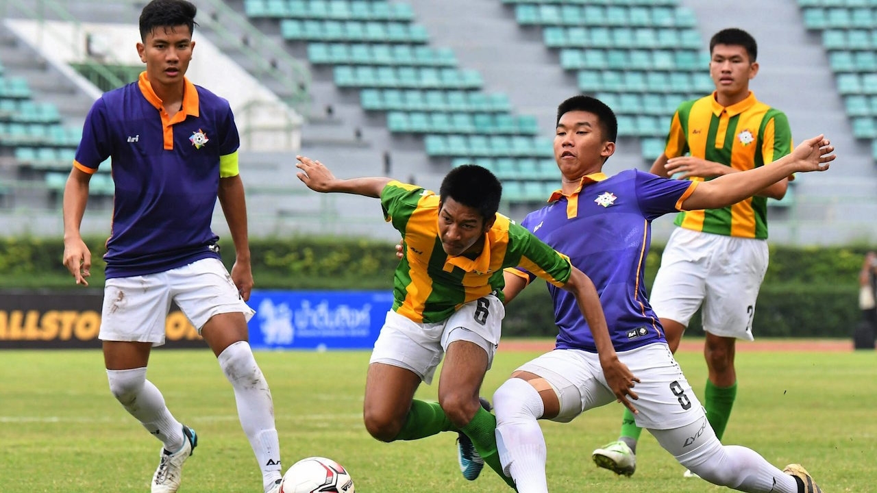 ‘เทพศิรินทร์’ รวมพลังฮึดเจ๊าคริสเตียน 1-1 ฟุตบอลจตุรมิตรฯ
