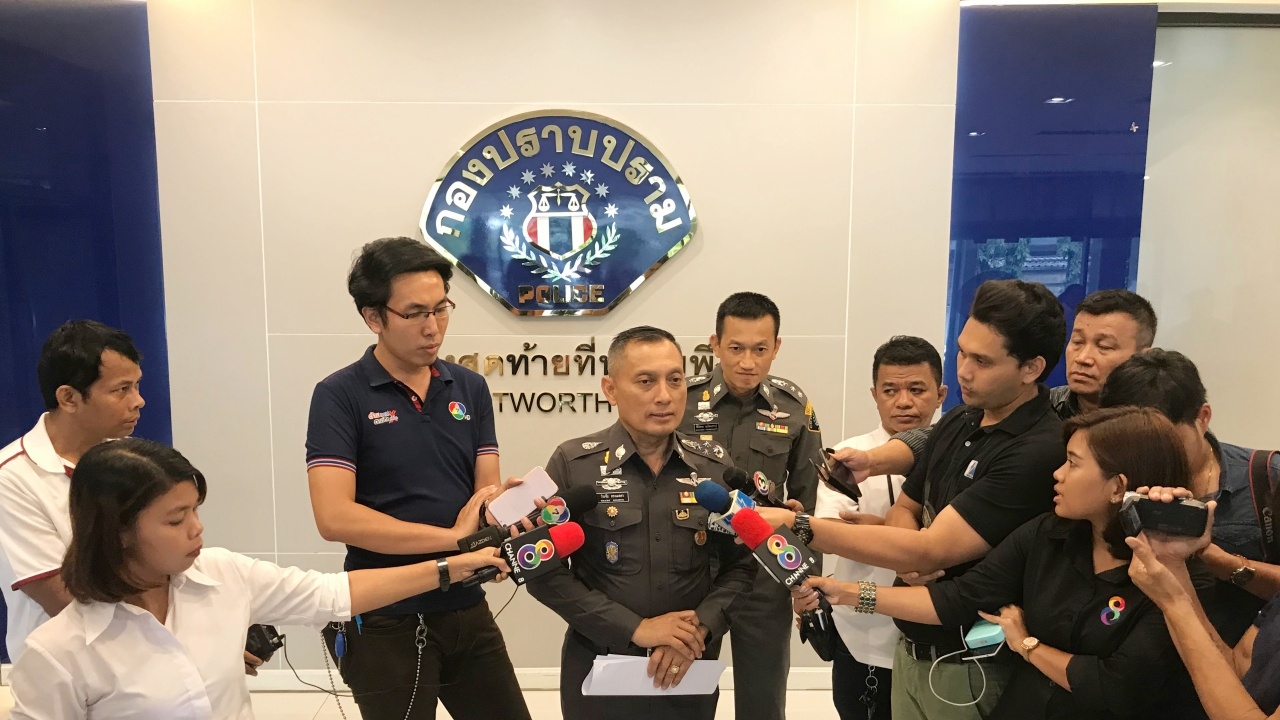 ตร.ตั้ง 25 ประเด็นสอบ ‘โมนา’ อุบตอบแจ้งข้อหาหนัก ฆ่าผู้อื่นโดยเจตนา