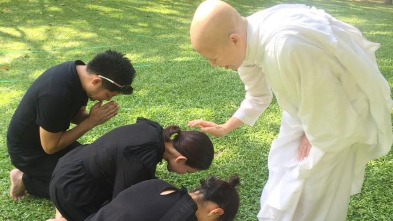 ปลูกฝังให้มีธรรมะตั้งแต่เด็ก อ้อม หอบ น้องนาวา ไปดูจิต